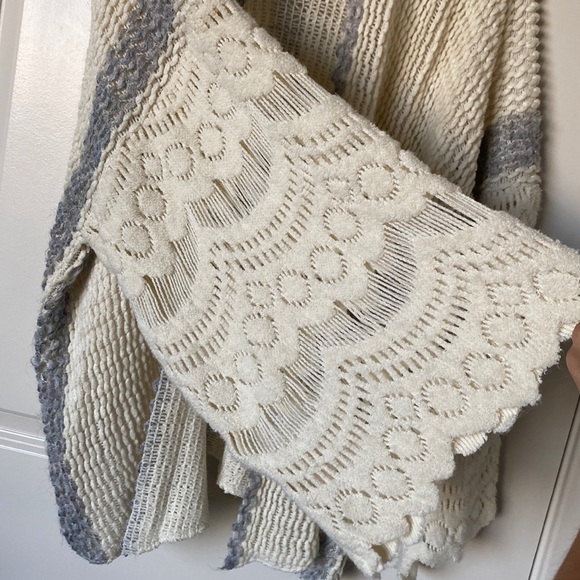 Anthropologie Rosanna Crochet Kimono Sweater Cream Grey Shawl Cardigan One Size - Picture 4 of 10